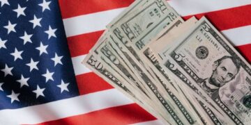 XP reduz investimento mínimo em renda fixa americana