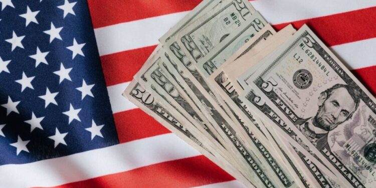 XP reduz investimento mínimo em renda fixa americana