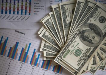 Confira o Focus desta segunda (22) enquanto os economistas aumentam suas previsões de inflação e projetam o dólar a R$ 5,30