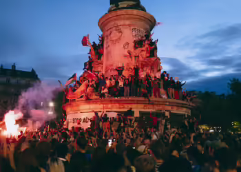 Cinco coisas que você precisa saber para começar esta segunda-feira, 8 de julho