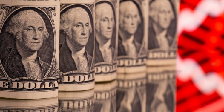 Após Fomc e à espera de Copom, dólar sobe a R$ 5,65; alta de 1,16% em julho