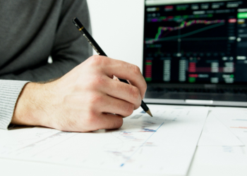 ‘Rotation trade’ prejudica as big techs tecnológicas e oferece oportunidades para pequenas empresas, avalia Felipe Miranda 