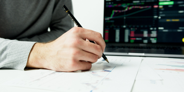 ‘Rotation trade’ prejudica as big techs tecnológicas e oferece oportunidades para pequenas empresas, avalia Felipe Miranda 