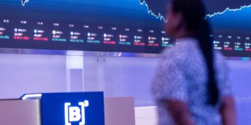 B3 (B3SA3) volta a registrar queda no número de investidores