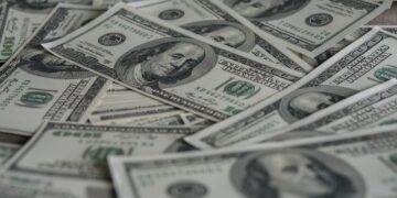 Dólar dispara 17% em 2024: entenda os motivos