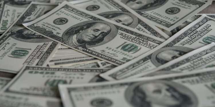 Dólar dispara 17% em 2024: entenda os motivos