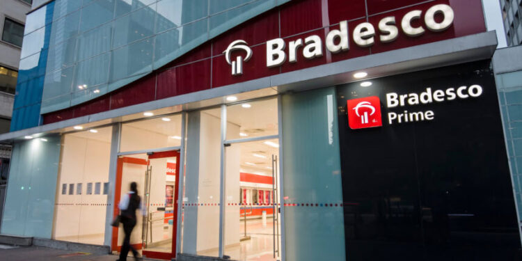 Bancos no Brasil são afetados pelo “apagão” global: Bradesco (BBDC4) comunica problemas operacionais nesta sexta-feira (19)