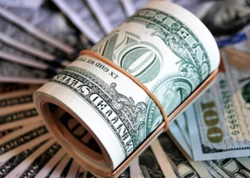 Câmbio: Sinais de compromisso fiscal fazem com que o dólar caia 1,70%