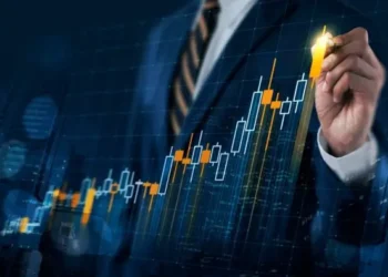 10 fundos multimercados se destacam entre os que enfrentaram dificuldades nos últimos 12 meses; veja a lista