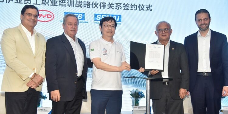 SENAI e BYD Auto do Brasil assinam acordo de cooperação para projetos nas áreas educacional, tecnológica e científica