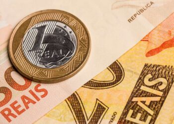 Em julho, o IPCA-15 subiu 0,30%, com destaque para passagens aéreas; consulte a análise