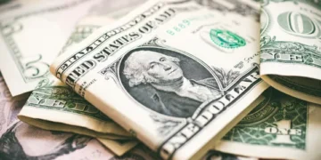 Câmbio: O dólar caiu, mas continua acima de R$ 5,40