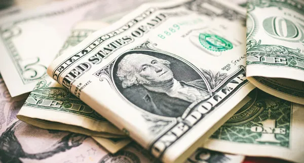 Câmbio: O dólar caiu, mas continua acima de R$ 5,40