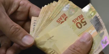 Como consultar e solicitar a devolução de valores a receber
