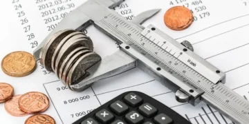 Empresas pagam juros recordes enquanto a dívida global continua a crescer