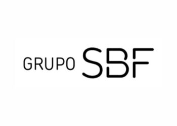 Ainda da tempo de investir? A ação do Grupo SBF (SBFG3) aumentou mais de 32% desde 2024 e está negociando acima dos concorrentes