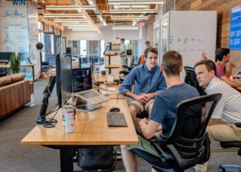 Quatro startups com soluções que incentivam o empreendedorismo no país