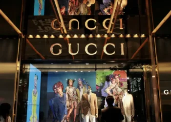 Investidores e entusiastas da moda estão preocupados com a queda de quase 8% da ação da Gucci na Europa após os resultados desfavoráveis