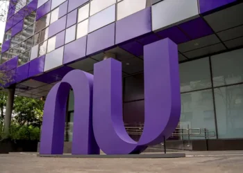 Nubank (NU): O Itaú BBA aumenta o preço-alvo e projeta um ROE maior em 2025