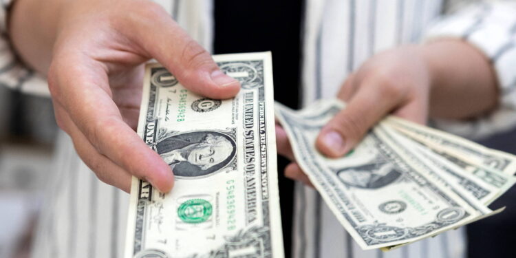 Após os dados do mercado de trabalho dos EUA, o dólar opera com baixa hoje