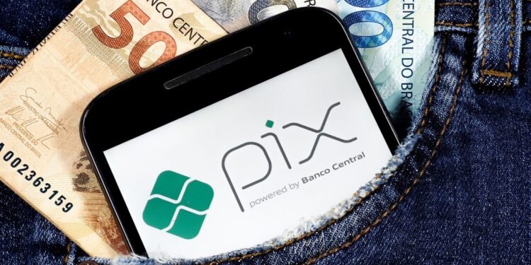 No primeiro semestre de 2024, o Pix transacionou mais de R$ 11 trilhões