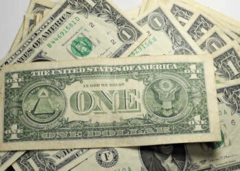Desde o final de 2021, o dólar subiu de valor; entenda