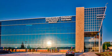No segundo trimestre, o lucro da Berkshire Hathaway caiu 15,4%, chegando a US$ 30,348 bi