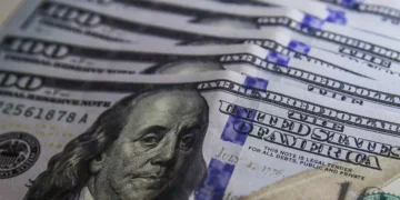 Mesmo com a ata do Fed indicando um corte de juros, dólar fecha no zero a zero, a R$ 5,48