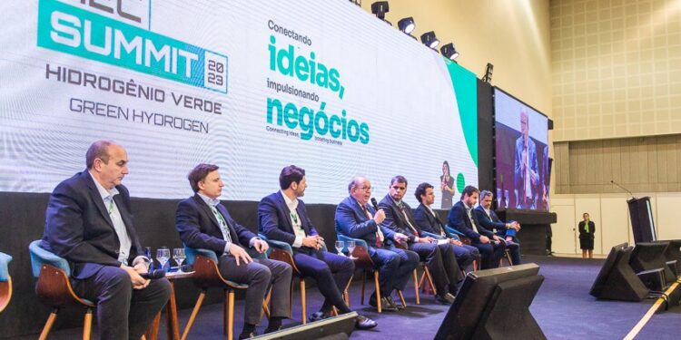 Papel do Ceará no mercado de hidrogênio verde é reforçado no Fiec Summit