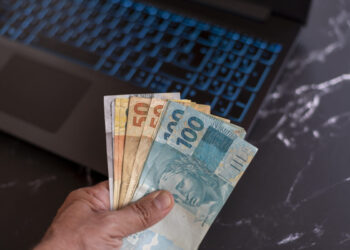 RRCI11: O fundo imobiliário investe R$ 3,857 milhões em CRIs e paga dividendos de 13,06% ao ano