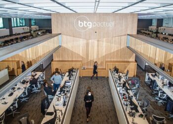 Carteira de dividendos do BTG Pactual inclui uma ação de banco barata e até então “esquecida”; veja o ticker