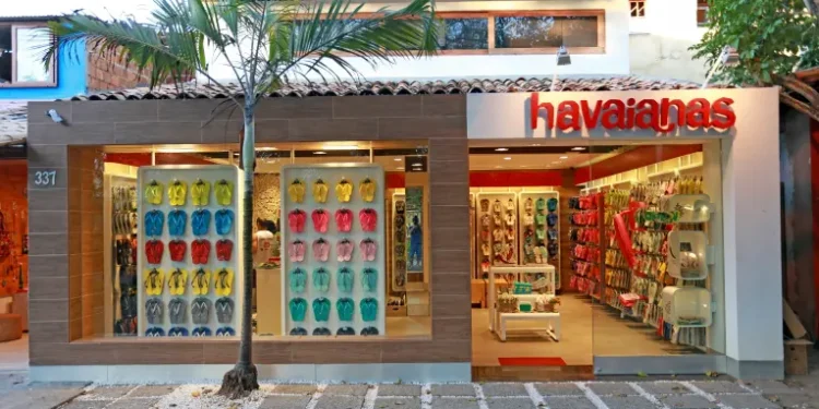 A Alpargatas (ALPA4) anuncia a contratação de um novo executivo para liderar a marca Havaianas no Brasil; veja
