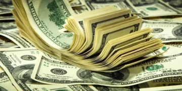 Com o mercado à espera da inflação nos Estados Unidos, o dólar experimentou uma leve alta e voltou a R$ 5,50
