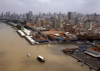 COP30: Belém se transforma em canteiro de obras enquanto luta contra o tempo