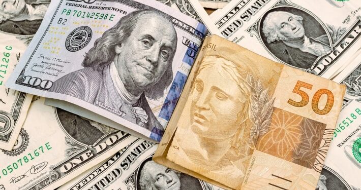 Após as decisões de juros em Brasil e Estados Unidos, dólar abre em alta e vai a R$ 5,67