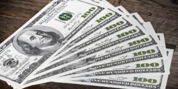 Indicação de Galípolo no comando do BC e força externa impulsiona o dólar em 1%