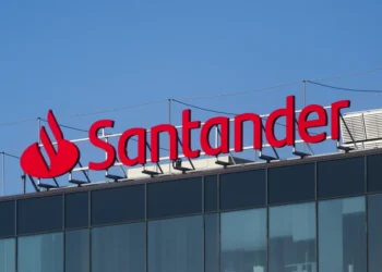 Santander (SANB11) paga 1,5 bilhão de dólares em JCP; veja o valor por ação