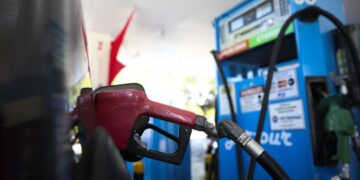 O preço da gasolina foi reduzido em 5,1% pela Refinaria de Mataripe (BA)