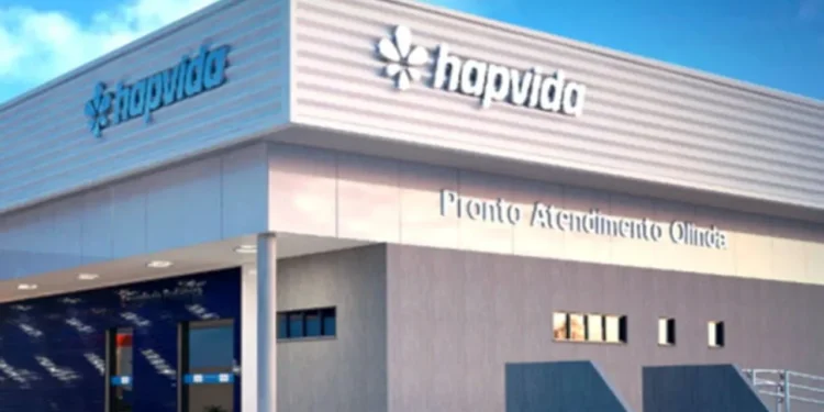 Hapvida (HAPV3): O lucro aumentou 121,2% no 2T24, chegando a R$ 490,2 milhões, superando as expectativas
