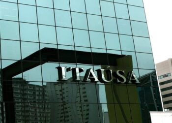 Segundo UBS-BB, se expor ao Itaú (ITUB4) é melhor com Itaúsa (ITSA4)