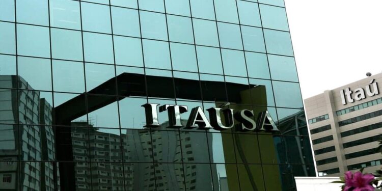 Segundo UBS-BB, se expor ao Itaú (ITUB4) é melhor com Itaúsa (ITSA4)