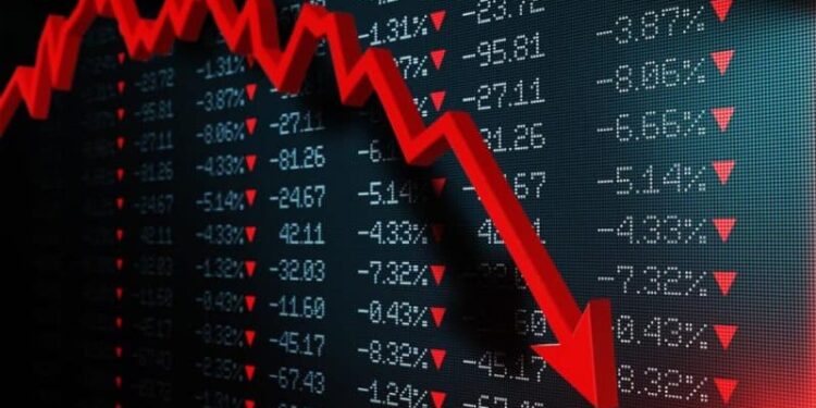 Após superar a marca dos 137 mil pontos, Ibovespa fecha em queda, enquanto o dólar aumenta