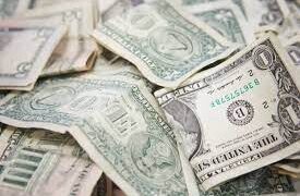 Dólar sofre uma queda e fecha cotado a R$ 5,49; Ibovespa aumenta