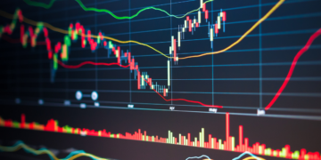 Após uma parte da sessão em alta, Ibovespa fecha no vermelho, enquanto Vale (VALE3) e Petrobras (PETR4) caem