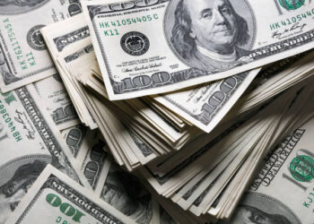 Turbulência internacional reduz Ibovespa e o dólar