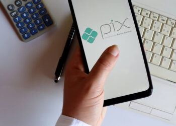 O Banco Central lançou novas diretrizes para transações por meio do PIX; veja o que muda!