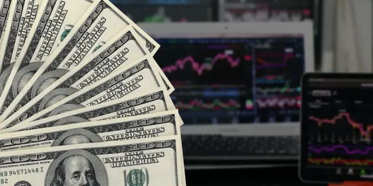 Bolsa e Dólar: um dia de alta e baixa após o caos da “Black Monday”