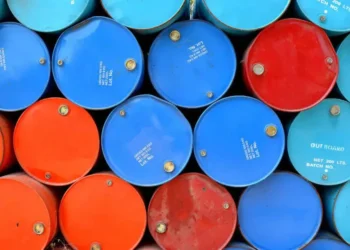 Com o aumento das tensões no Oriente Médio, preço do petróleo aumenta 3% e supera US$ 80 por barril