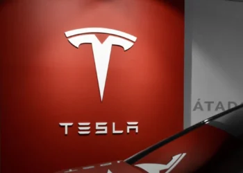 Tesla decidiu não aceitar pedidos de preços reduzidos para o Cybertruck e lançou um novo modelo