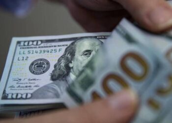 Economistas afirmam que o câmbio influenciará os juros porque BC “ajustou” a mensagem